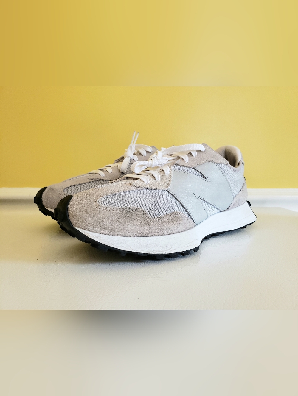 NEW BALANCE 327 Men's Athleisure Sneakers (10.5D) Rain Cloud/Metallic Silver